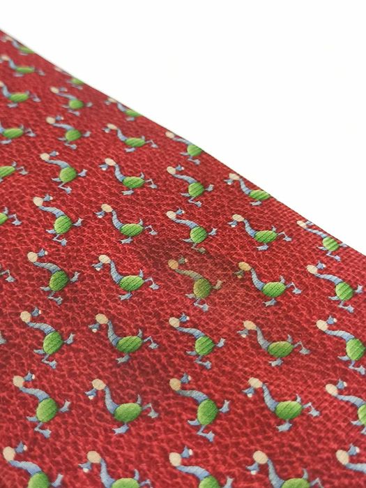 Bvlgari czerwony jedwabny krawat 7 fold n69