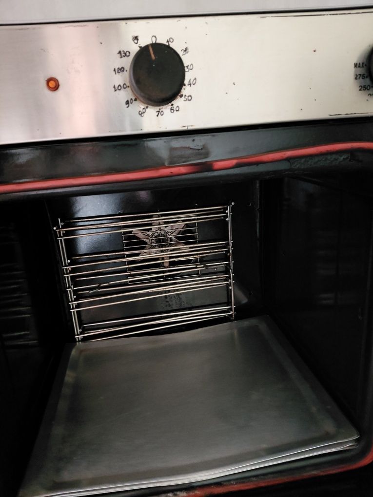 Forno eléctrico para cozer pão ou croissants