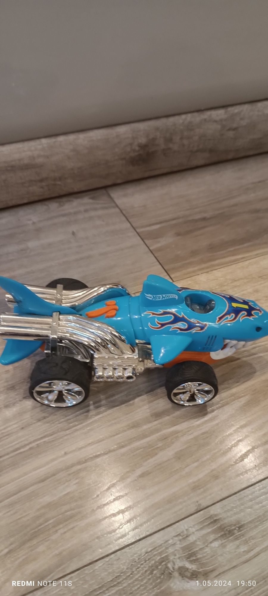 Hot Wheels interaktywne autko - rekin