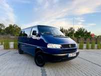 Volkswagen Caravelle Zadbany oraz doinwestowany Volkswagen Transporter 2.5 Caravelle/Multiv