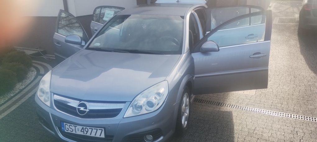 Opel Signum 1,9 CDTI 150km.