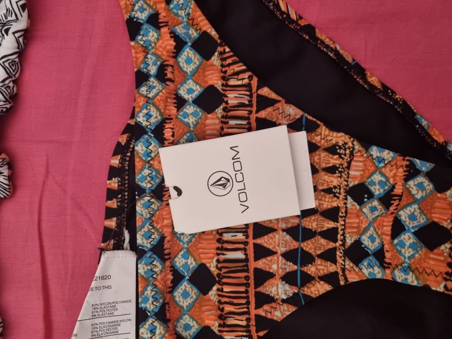 Bikini volcom reversível novo