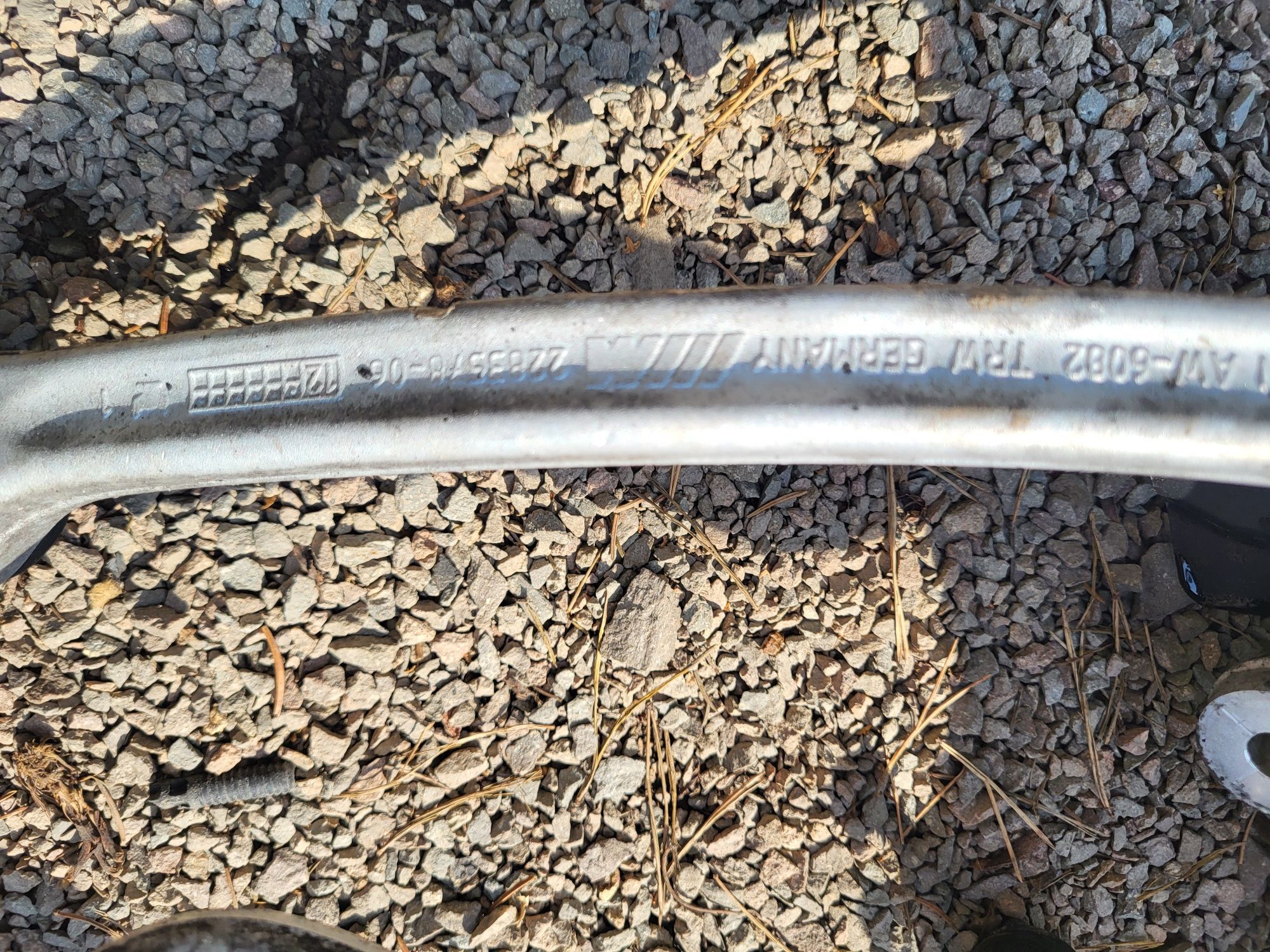Amortyzator Piasta Wahacze Przód bmw m3 e92 e93 e90 v8 4.0 420km