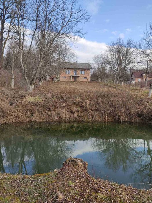 Продам хату з великою територією!