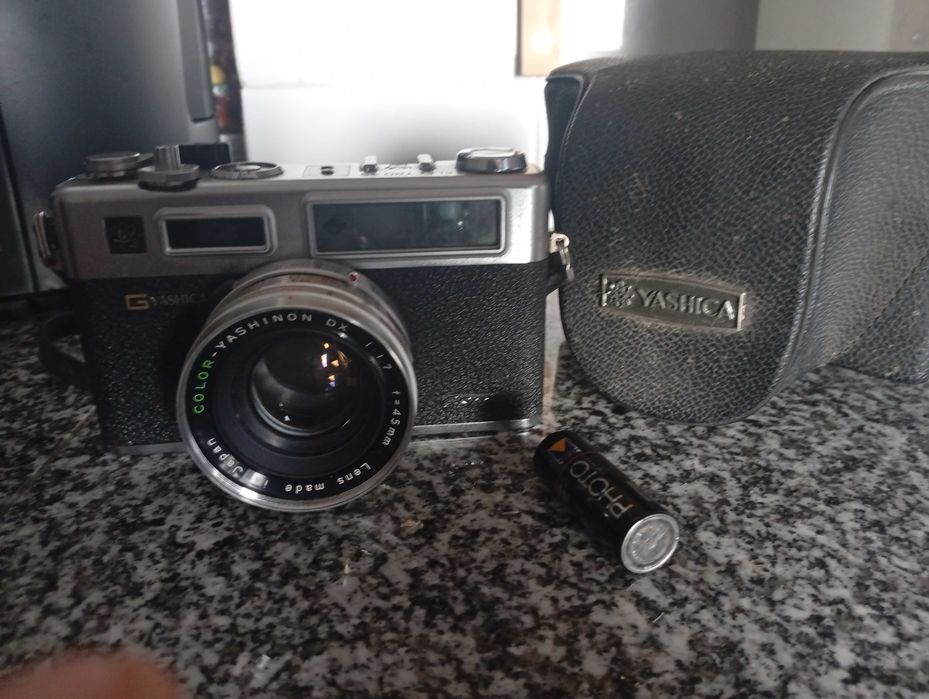 Máquina fotográfica Yashica Electro 35