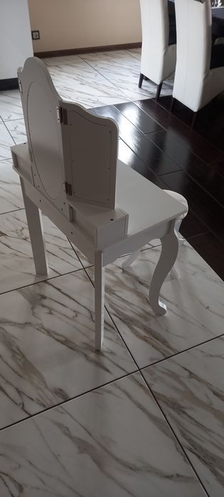 Toaletka dla dziewczynki