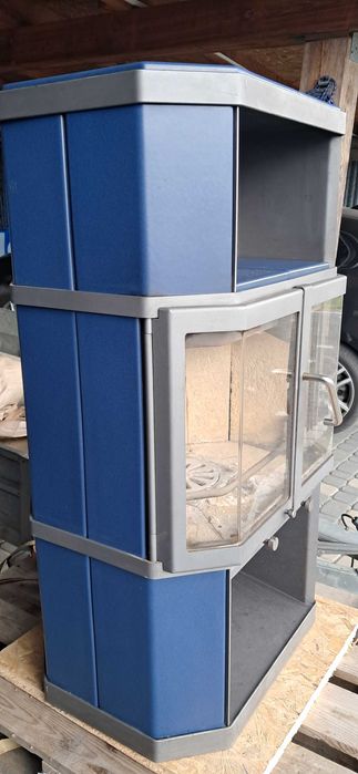 Kominek wolnostojący do opalania drewnem