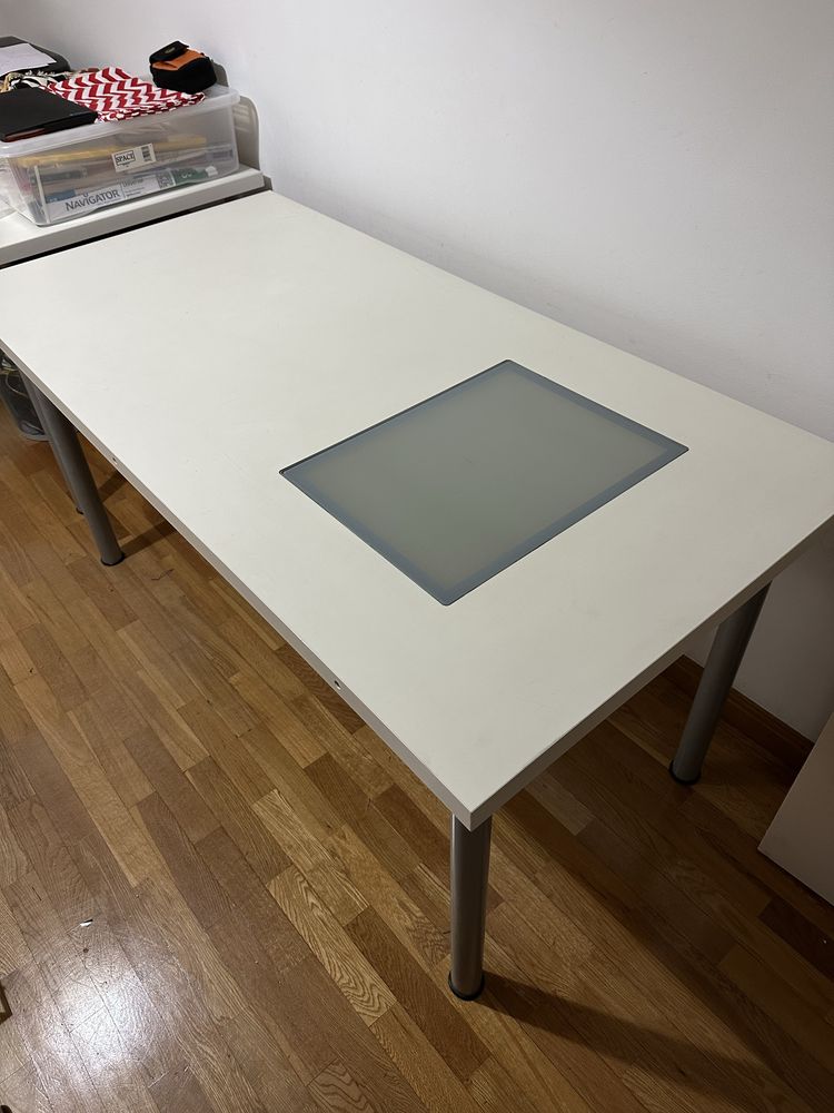 Mesa de escritorio / secretaria / mesa de luz