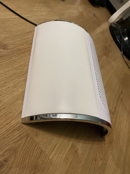 Pochlaniacz pyłu manicure hybryda