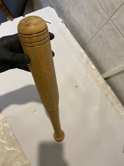 Біта бейсбольні дерев’яна . Дві штуки . Витримка 10 років