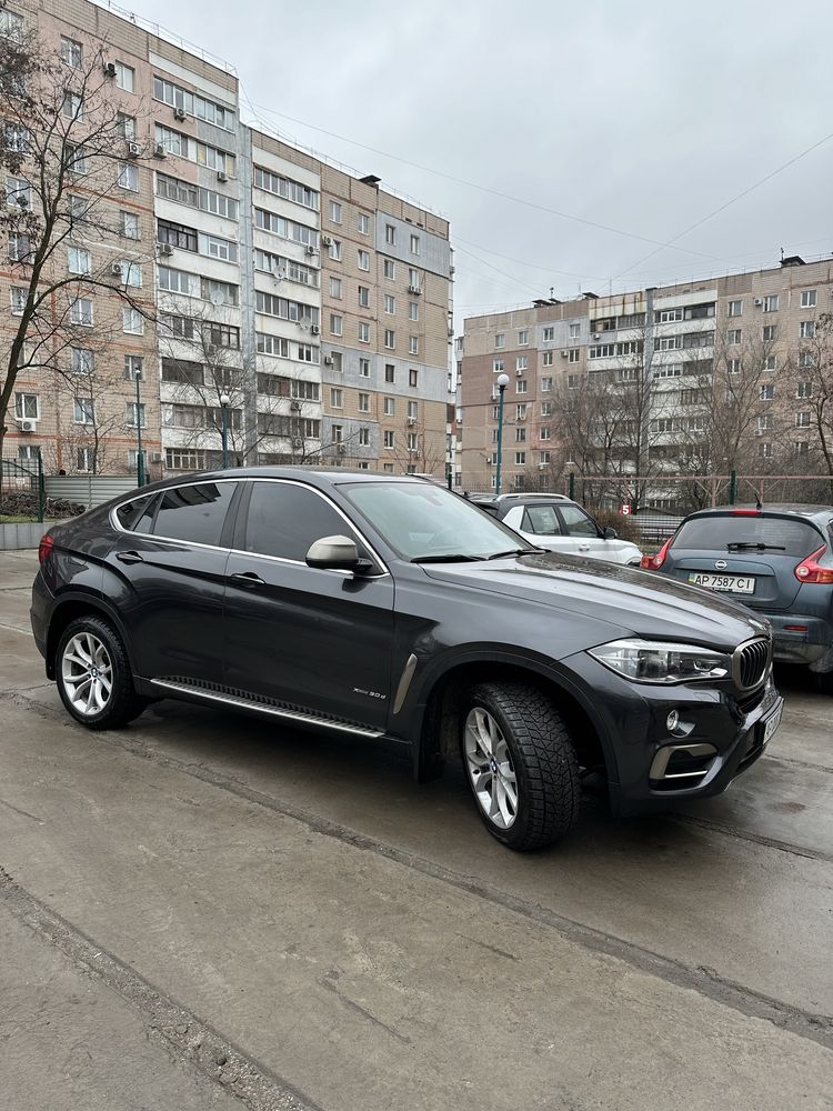 Автомобіль BMW X6