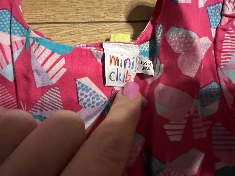 Sprzedam dwie sukienki na 1,5 roku - 2 lata