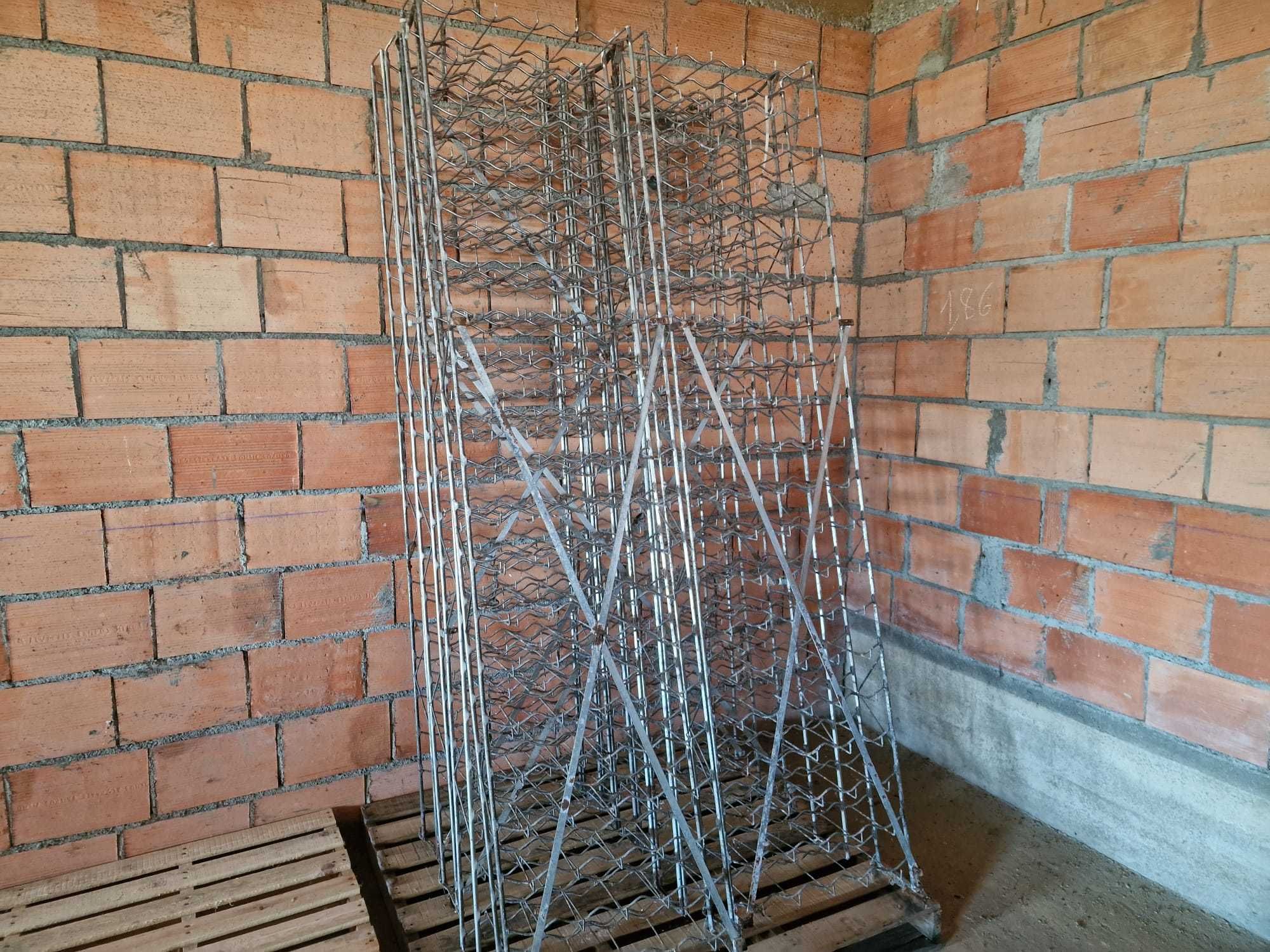 Garrafeiras metálicas