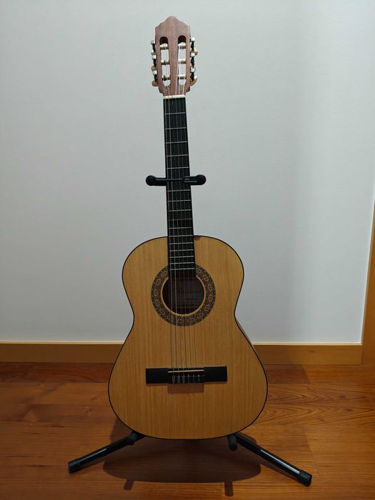 Guitarra Clássica 3/4 (marca Lusitana) NOVA