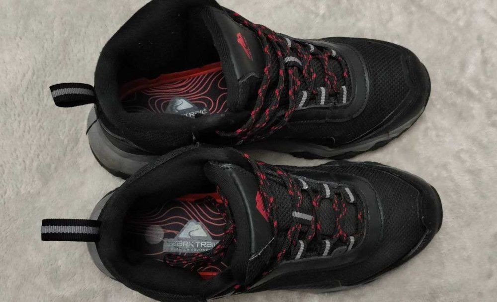 Черевики низькі з мембраною Ozark Trail Mid Hiker 38,5 розміру