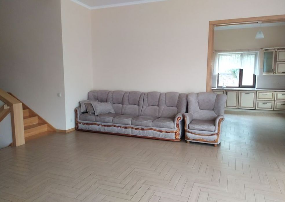 Продам будинок по вул. Скляренка