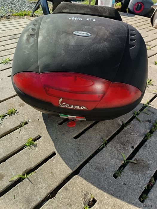Stelaż,mocowanie kufra, kufer Piaggio Vespa et2, et4 oryginał
