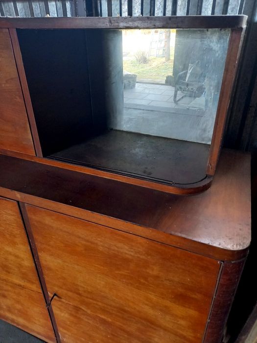 Kredens z czasów PRL do renowacji