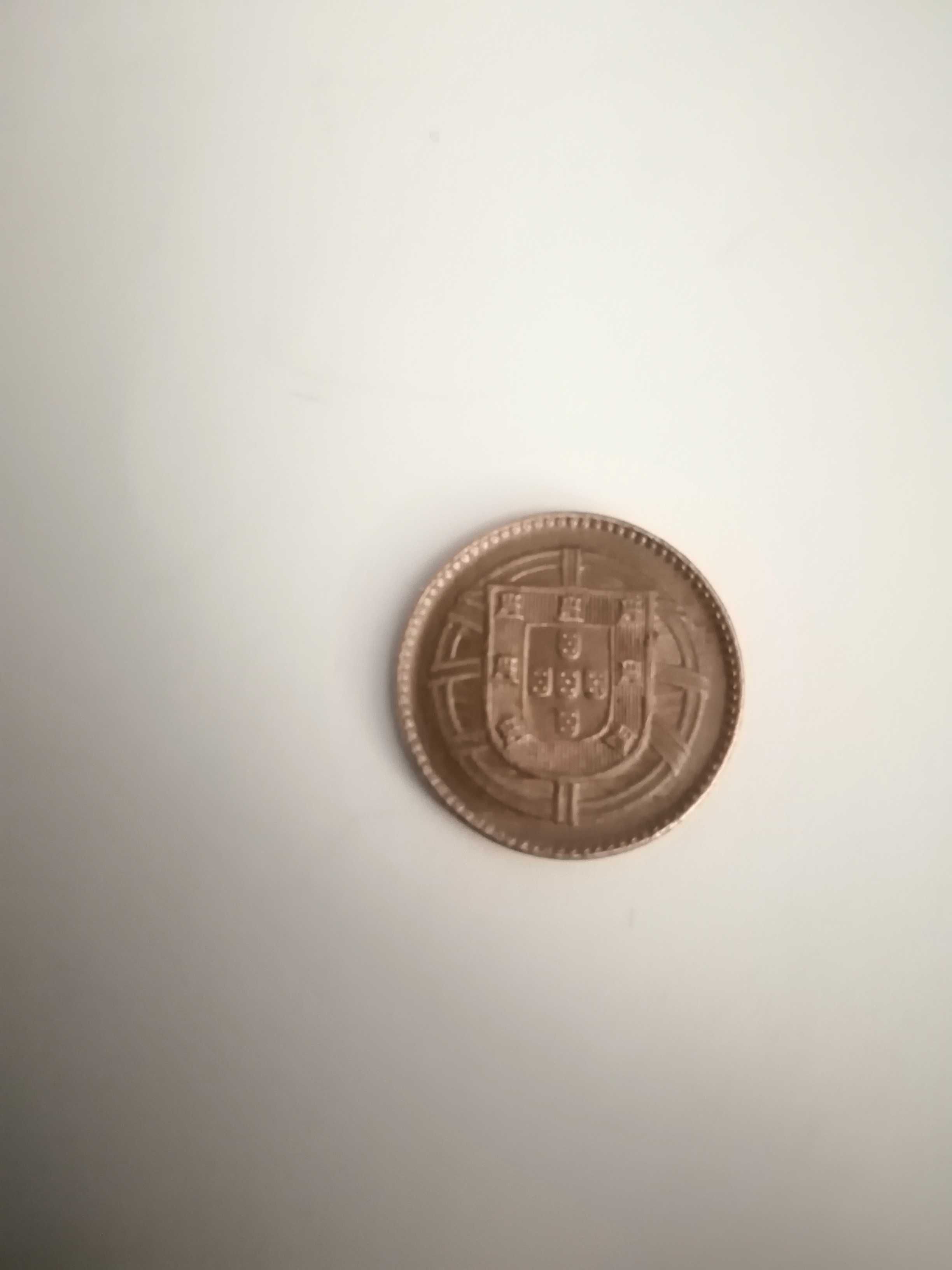 Moeda de 1cent.1920"P",aberto e 2,50 escudos de Moçambique de 1952