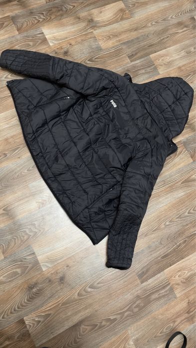 Продам чёрную куртку Puma