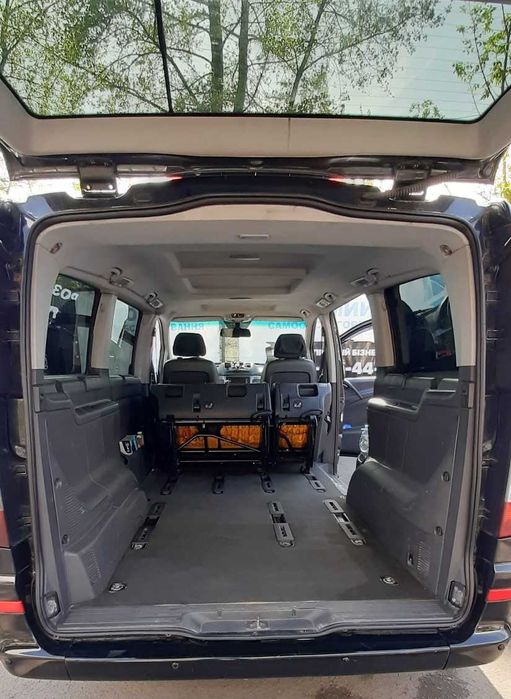 Пасажирські та вантажопасажирські перевезення в Європу та по Україні.