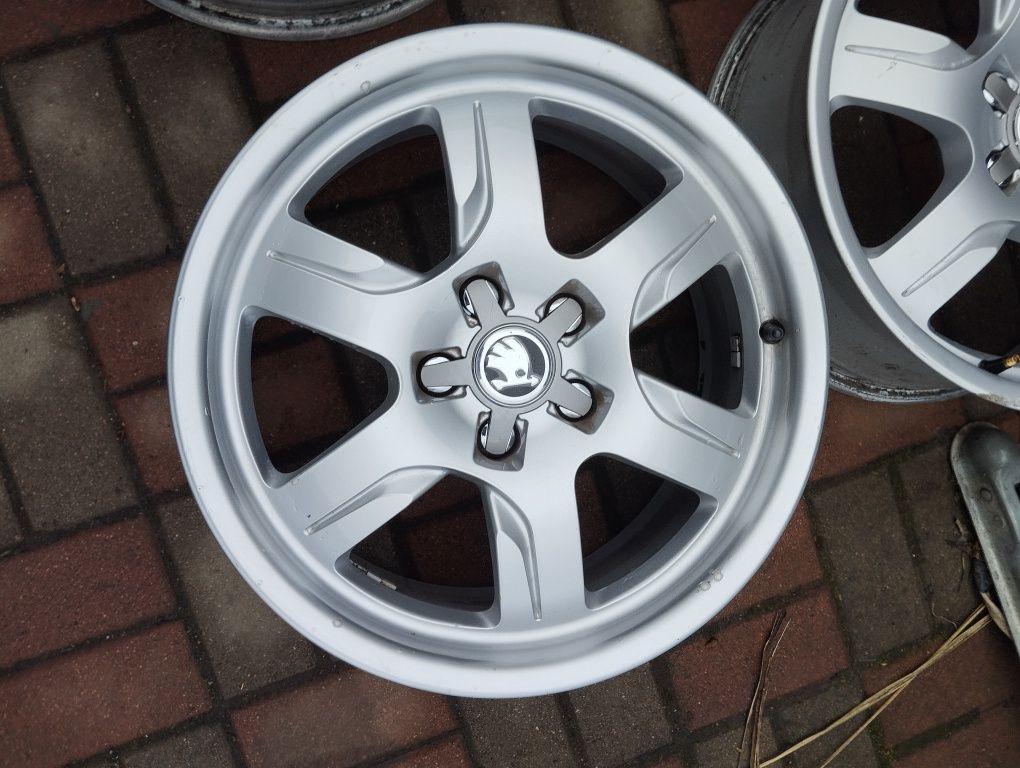 Диски Audi Volkswagen Skoda Mercedes R17 5*112