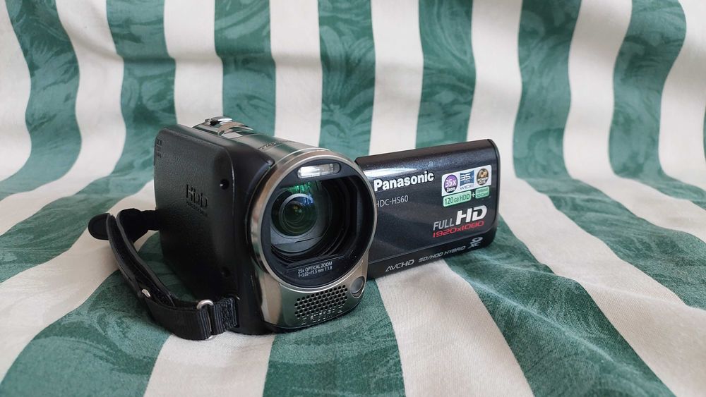 Видеокамера Panasonic HDC-HS60