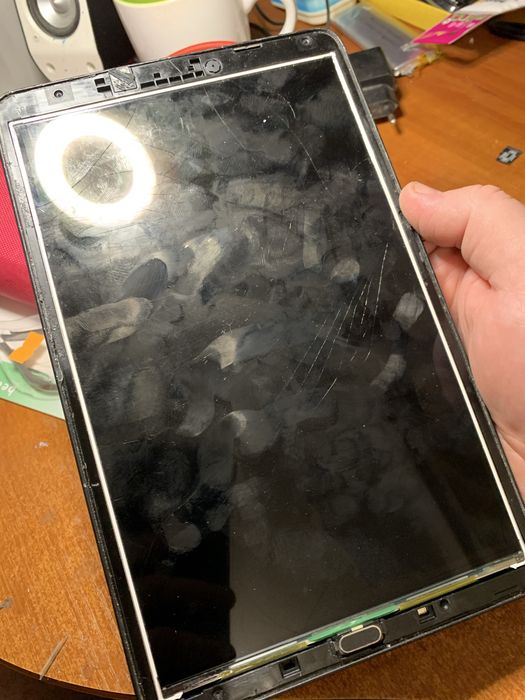 Планшети Samsung T561 на запчастини