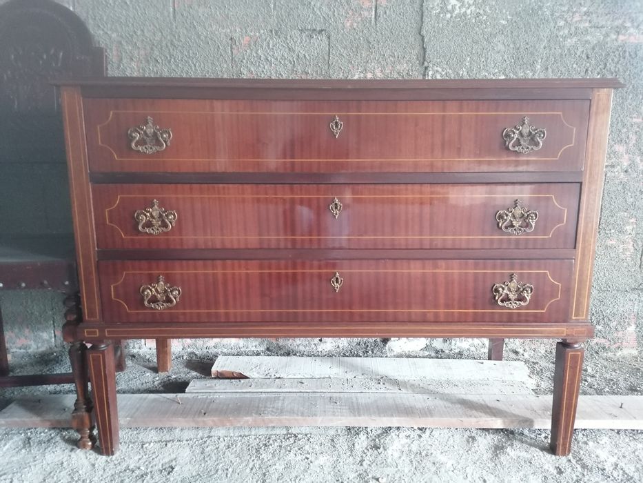 Cómoda com 3 gavetas