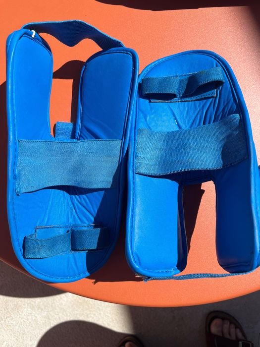 Par de protectores de canelas/pés para artes marciais - tamanho M