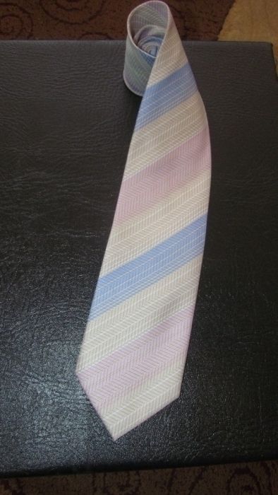 Elegancki Krawat jakich mało marki L'art D'espace z Francji nr 16