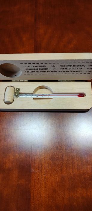 Nieużywany . Termometr do wina.