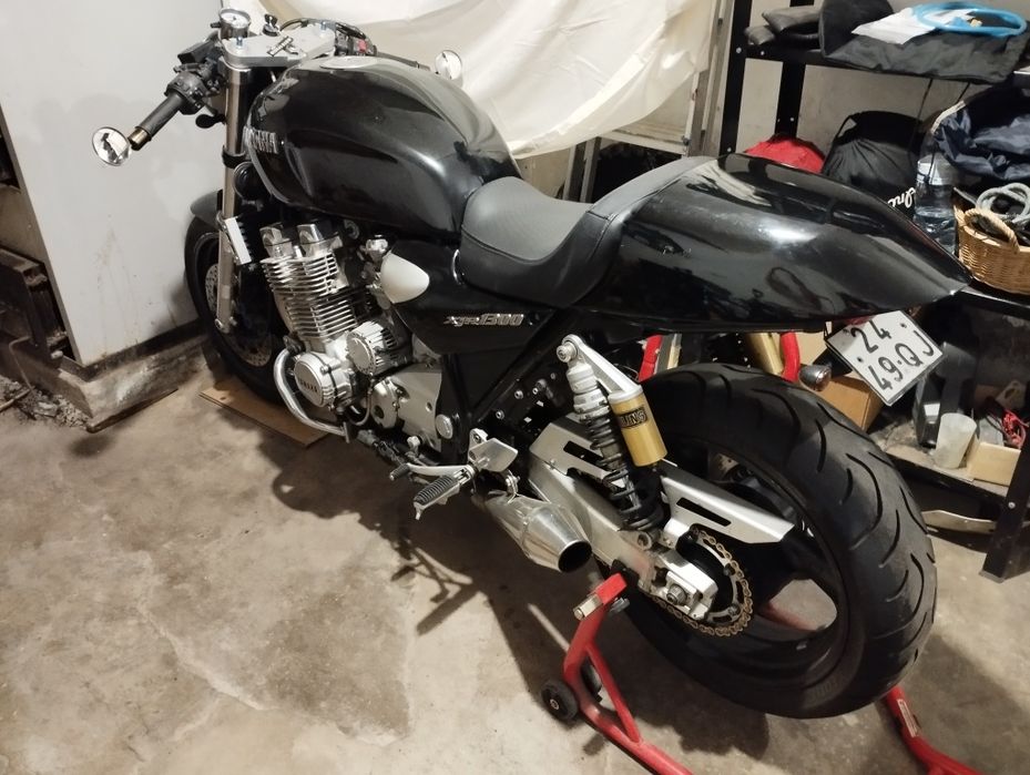 Yamaha XJR 1300 - Café Racer - Naked