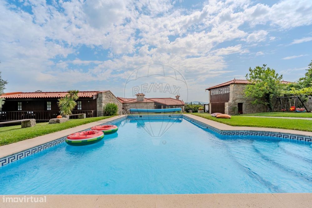 Moradia T9 para venda