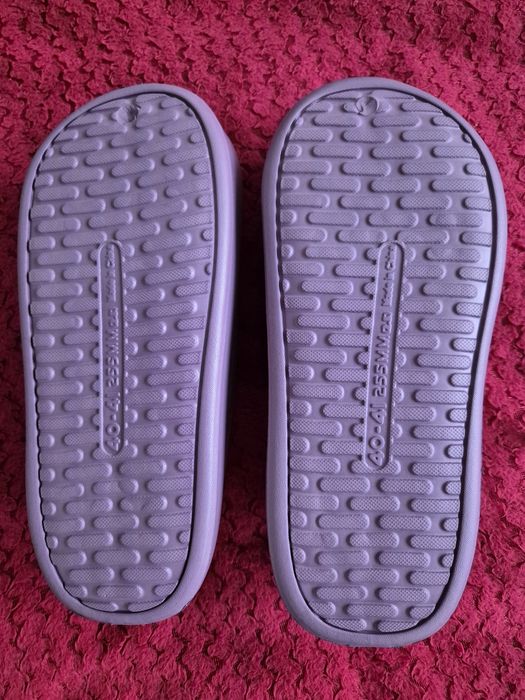 Bardzo ciepłe kapcie - wkładka 23 cm.