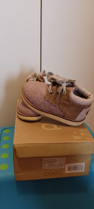 Botas marca Paez menino tamanho 27. Usadas uma vez.