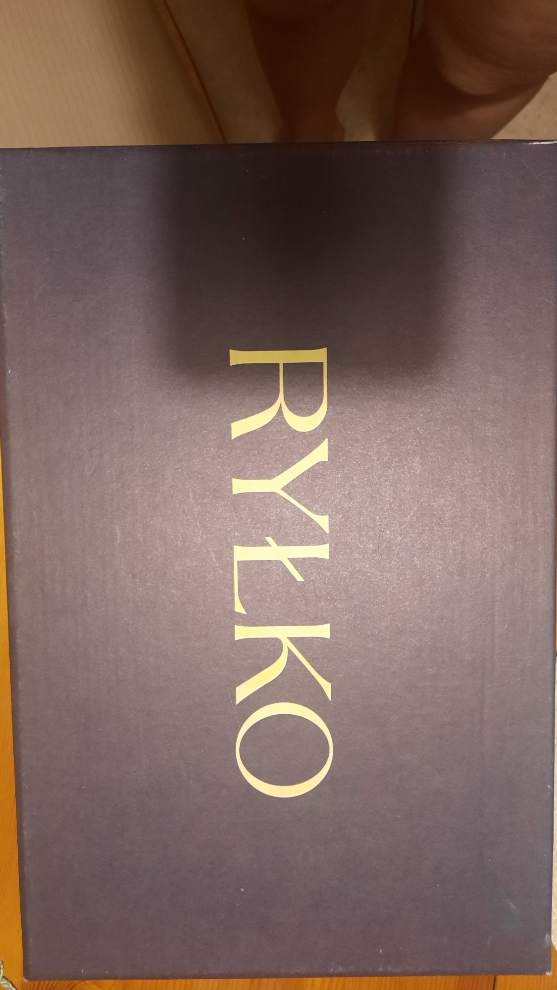 Czòłenka zamszowe Ryłko