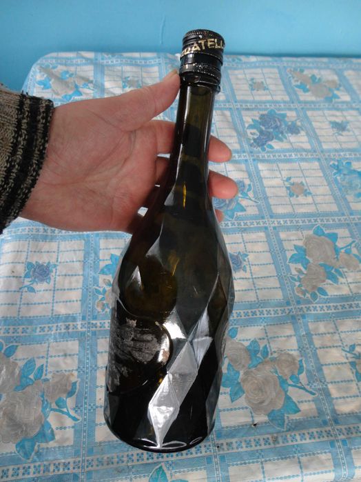 Рідкісна скляна бутилка Fratelly.