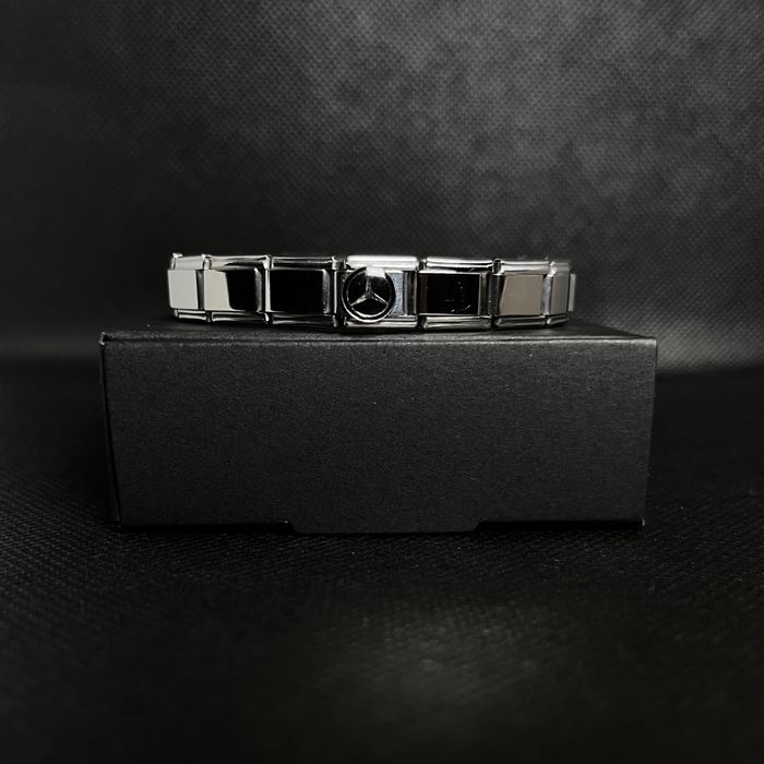 Італійський браслет з марками машин