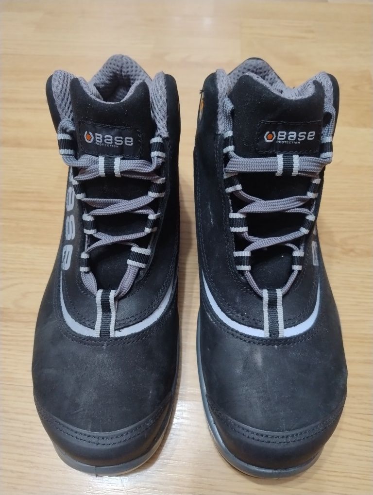 Nowe Buty robocze BASE r.42