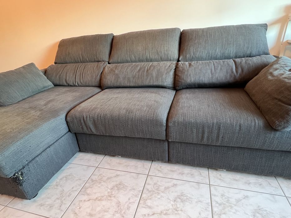 Sofá com chaise longue