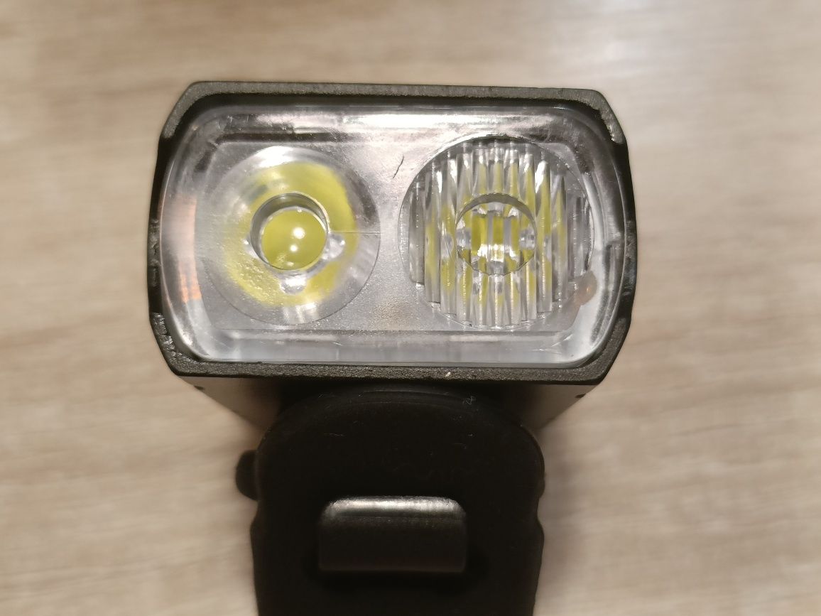 Lampka rowerowa z akumulatorem
