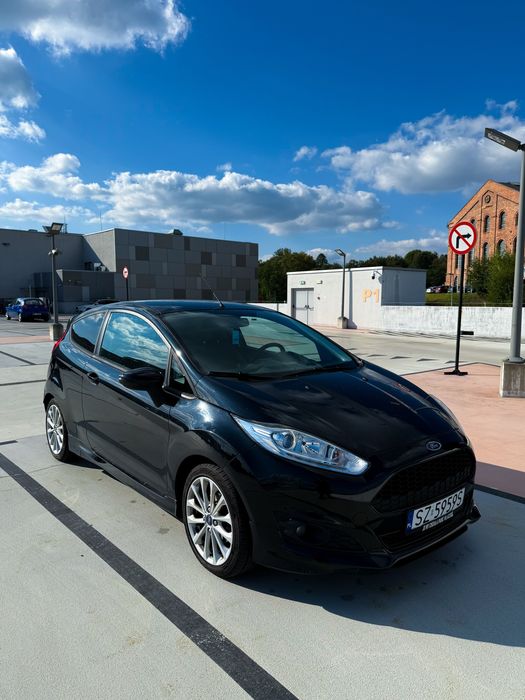 Ford Fiesta mk7 ST-Line 1.6 TDCi 95 KM czarna 3-drzwiowa