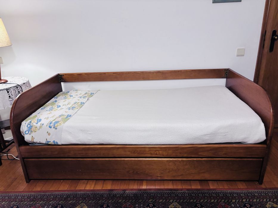 Cama de solteiro 2 em 1 de madeira