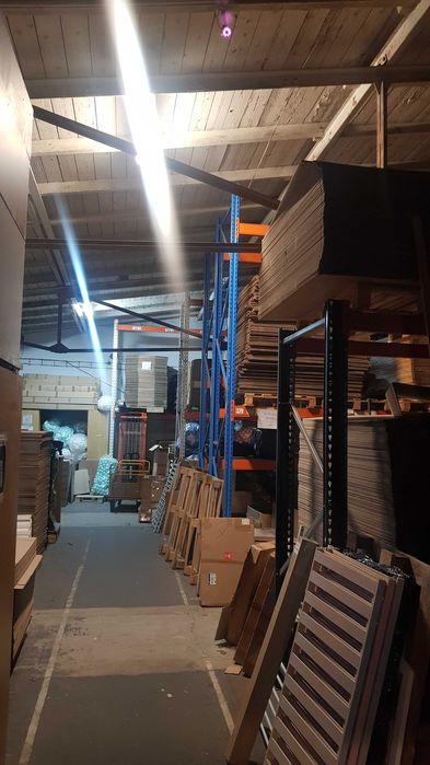 Sprzedam halę 2500 m2 wraz z działką 0,6ha