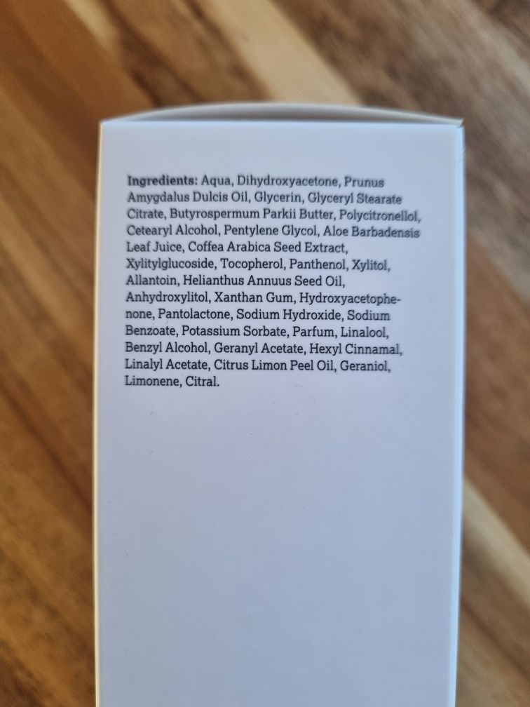 [Veoli Botanica] Wygładzająco-brązujący balsam do ciała