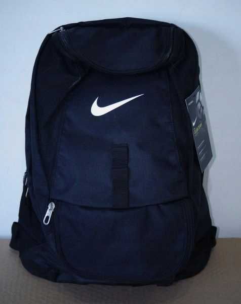 Nike Club Team Swoosh Plecak sportowy czarny 37 litrów