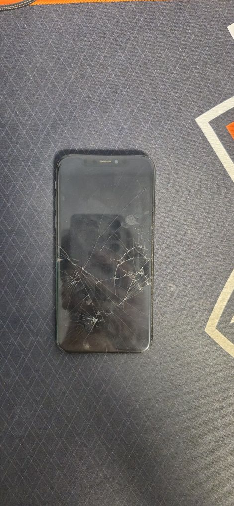 Iphone x побитый