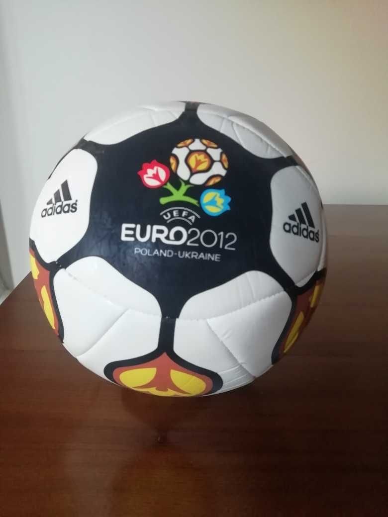 Футбольний  м'яч adidas EURO 2012