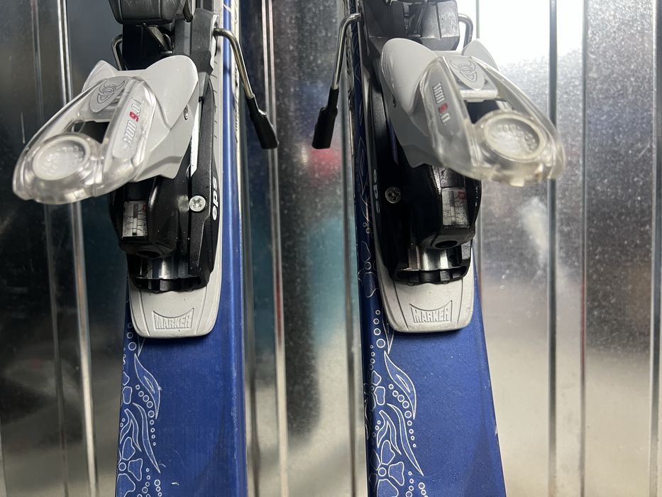 Damskie narty K2 Magic Luv, taliowane.